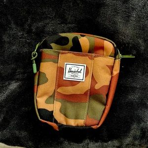 Hershel crossbody
